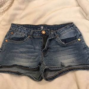 Medium wash denim jean shorts